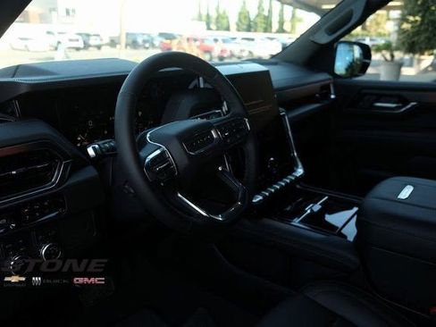 New 2025 GMC Yukon XL Denali w/ Sun & Power Step Package image 12