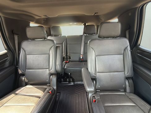 Used 2021 GMC Yukon Denali w/ Denali Premium Package AWD/4WD image 29