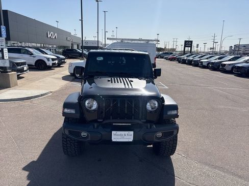 Used 2020 Jeep Gladiator Sport w/ Quick Order Package 24S AWD/4WD image 2