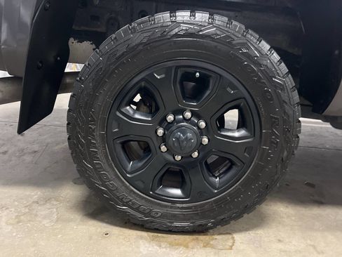 Used 2018 RAM 2500 Laramie w/ Sport Appearance Group image 9