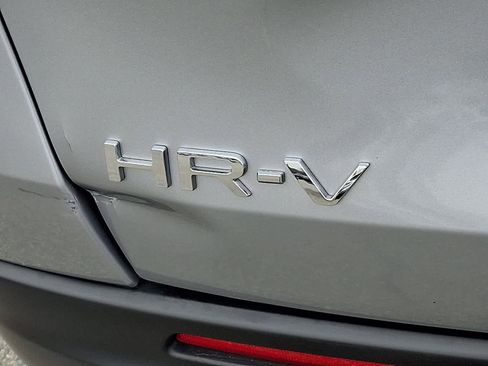 Used 2025 Honda HR-V LX image 29