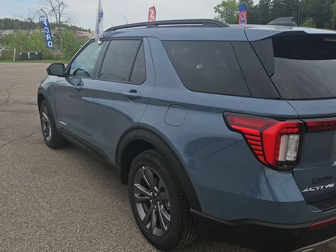 Used 2026 Ford Explorer Active w/ Active Comfort Package AWD/4WD image 5
