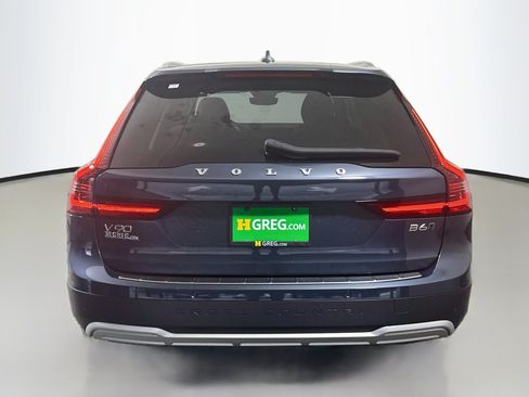 Used 2025 Volvo V90 B6 Cross Country Ultra w/ Protection Package Premier AWD/4WD image 8