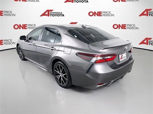 Certified 2021 Toyota Camry SE image 5