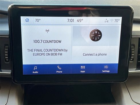 Used 2024 Ford Explorer XLT w/ Equipment Group 202A image 14