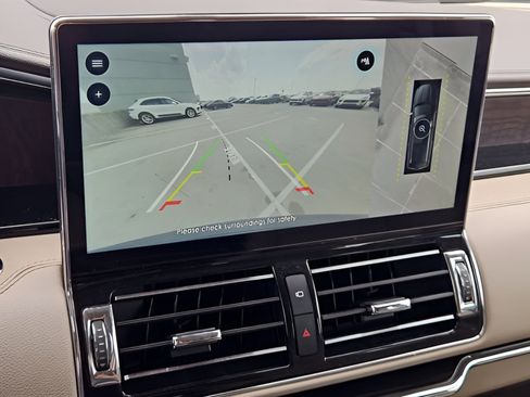 Used 2024 Lincoln Navigator L Reserve AWD/4WD image 15