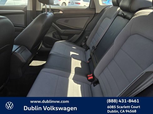 Certified 2025 Volkswagen Jetta SE w/ Sunroof Package FWD image 11