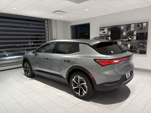 New 2026 Chevrolet Equinox EV LT image 3