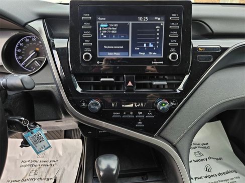 Used 2022 Toyota Camry SE image 15