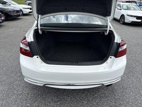 Used 2016 Honda Accord EX-L image 33