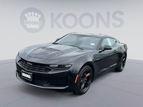Used 2022 Chevrolet Camaro LT RWD image 5