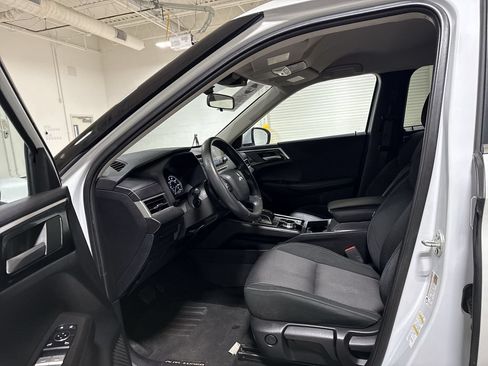 Used 2024 Mitsubishi Outlander ES AWD/4WD image 19