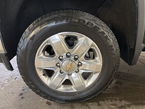 Used 2022 Chevrolet Silverado 2500 LTZ w/ LTZ Plus Package image 47