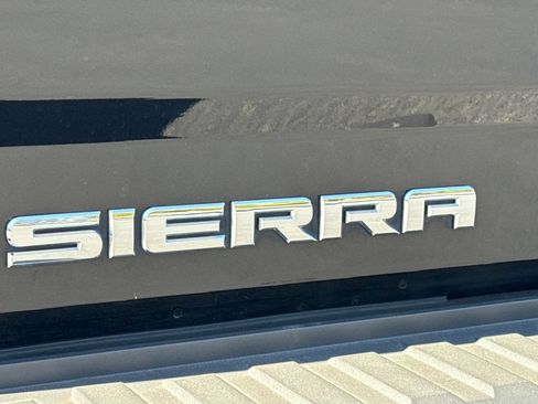 Used 2018 GMC Sierra 1500 SLT AWD/4WD image 26