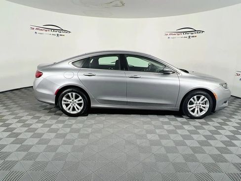 Used 2016 Chrysler 200 Limited FWD image 9