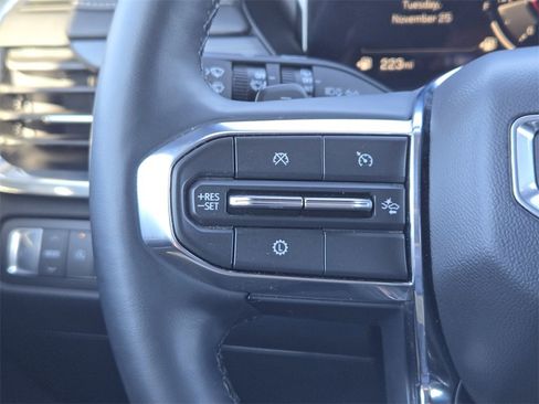 Used 2025 GMC Acadia Elevation image 24