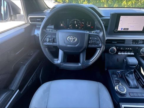 Used 2026 Toyota Tacoma SR5 AWD/4WD image 17