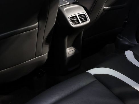 Certified 2025 Buick Envision Sport Touring image 14