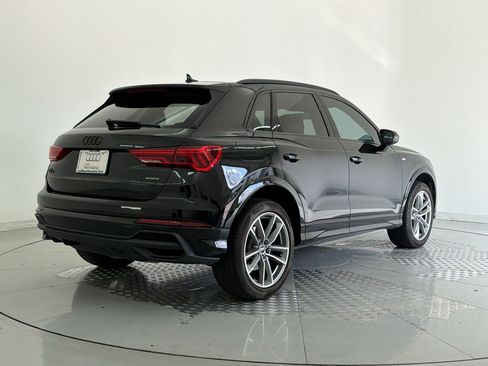 Used 2023 Audi Q3 2.0T Premium Plus w/ Premium Plus Package AWD/4WD image 9