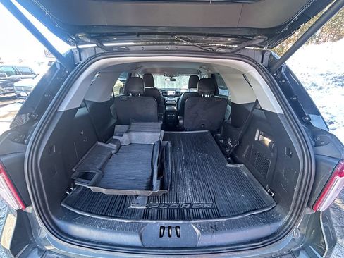 Used 2023 Ford Explorer XLT w/ Equipment Group 202A image 7