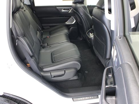 Used 2025 INFINITI QX80 Sensory AWD/4WD image 40