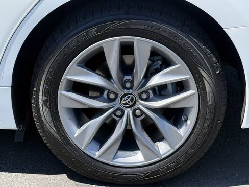 Used 2019 Toyota Avalon XLE w/ Carpet Mat Package FWD image 15