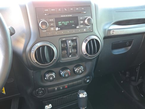 Used 2018 Jeep Wrangler Unlimited Sport S image 20