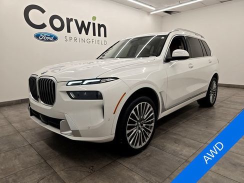 Used 2025 BMW X7 xDrive40i w/ Premium Package AWD/4WD image 2
