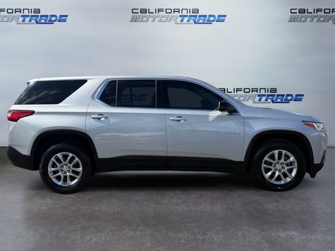 Used 2021 Chevrolet Traverse LS w/ LPO, Floor Liner Package FWD image 4