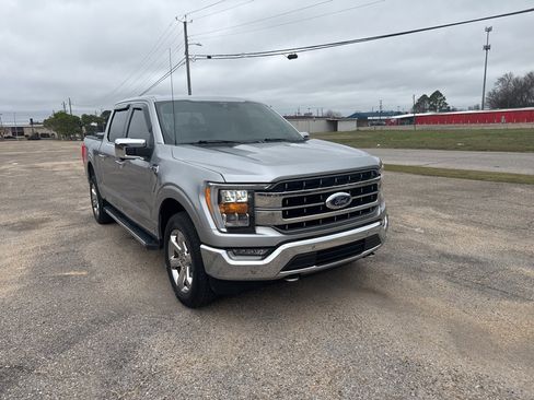 Used 2021 Ford F150 Lariat image 2