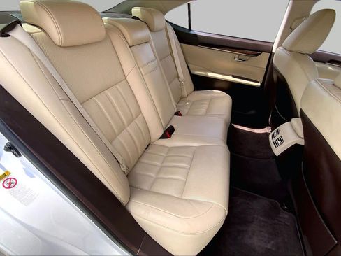 Used 2017 Lexus ES 350 w/ Luxury Package FWD image 19