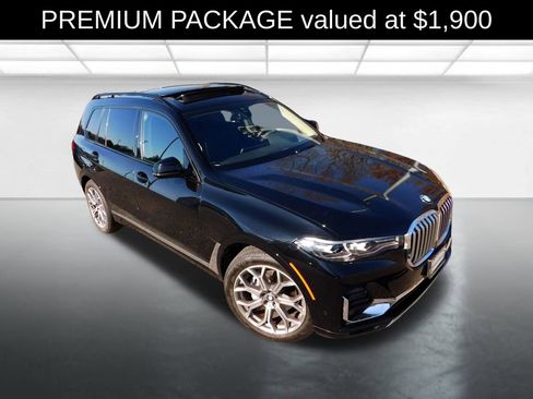 Used 2022 BMW X7 xDrive40i w/ Premium Package image 2