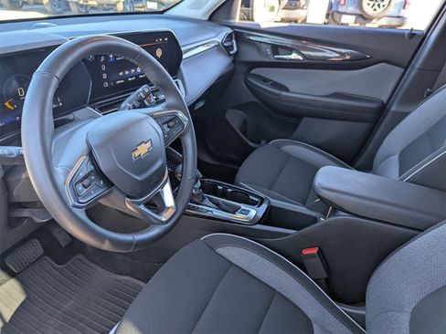 Used 2024 Chevrolet TrailBlazer LT w/ LT Cold Weather Package image 23