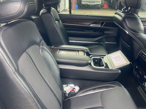 Used 2022 Jeep Grand Wagoneer Series I image 11