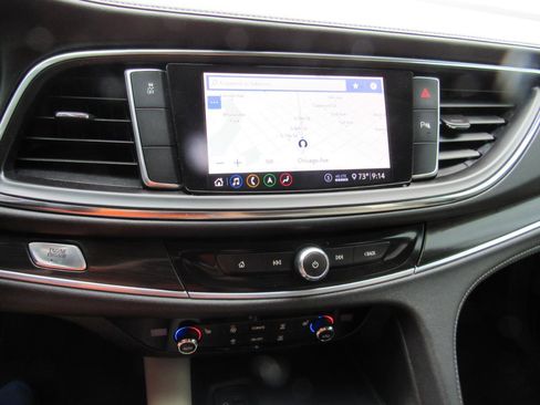 Used 2021 Buick Enclave Essence w/ Sport Touring Edition FWD image 25