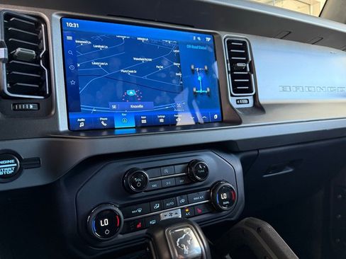 Used 2024 Ford Bronco Everglades image 31