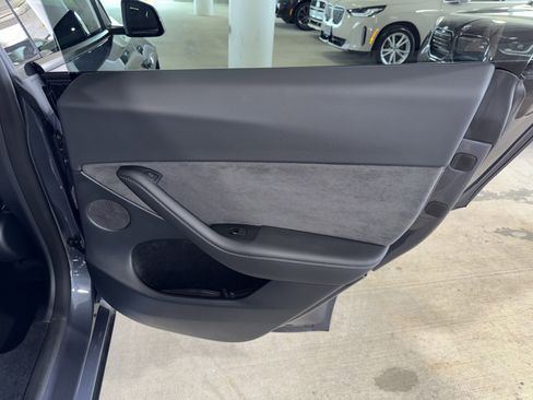 Used 2023 Tesla Model Y Performance image 11