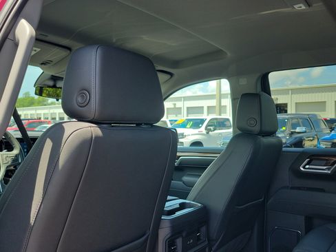 Used 2025 Chevrolet Silverado 1500 LT Trail Boss AWD/4WD image 13