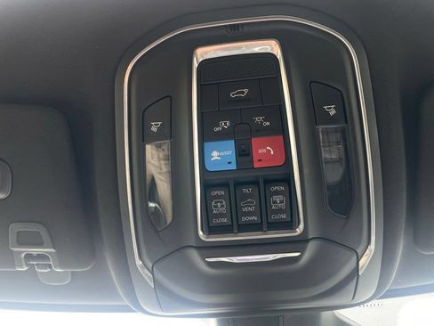 Used 2024 Jeep Grand Cherokee L Limited w/ Luxury Tech Group II AWD/4WD image 34