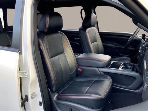 Used 2024 Nissan Titan PRO-4X w/ Pro-4x Convenience Package image 19