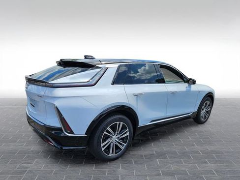 New 2026 Cadillac Lyriq Luxury RWD image 5
