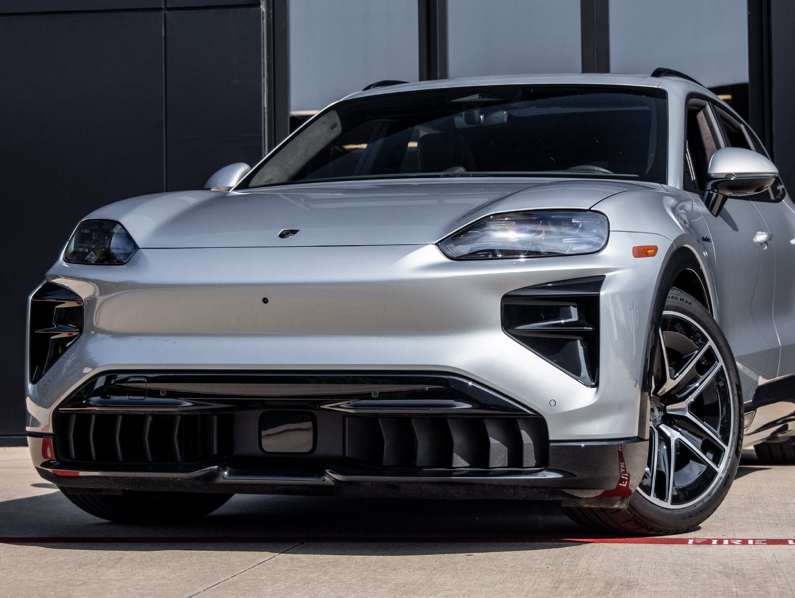 Certified 2026 Porsche Cayenne Turbo AWD/4WD image 7