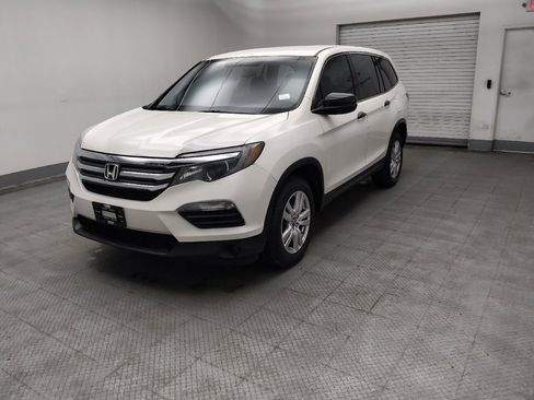 Used 2018 Honda Pilot LX image 2