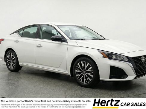 Used 2025 Nissan Altima 2.5 SV FWD image 1