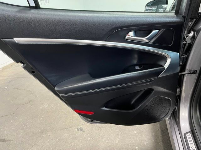 Used 2025 Genesis G70 2.5T RWD image 16
