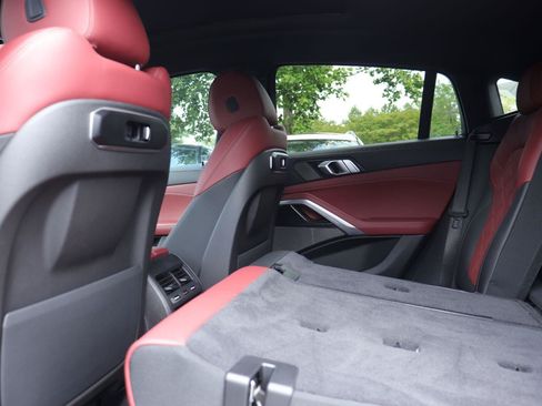 Used 2024 BMW X6 xDrive40i w/ Premium Package AWD/4WD image 13