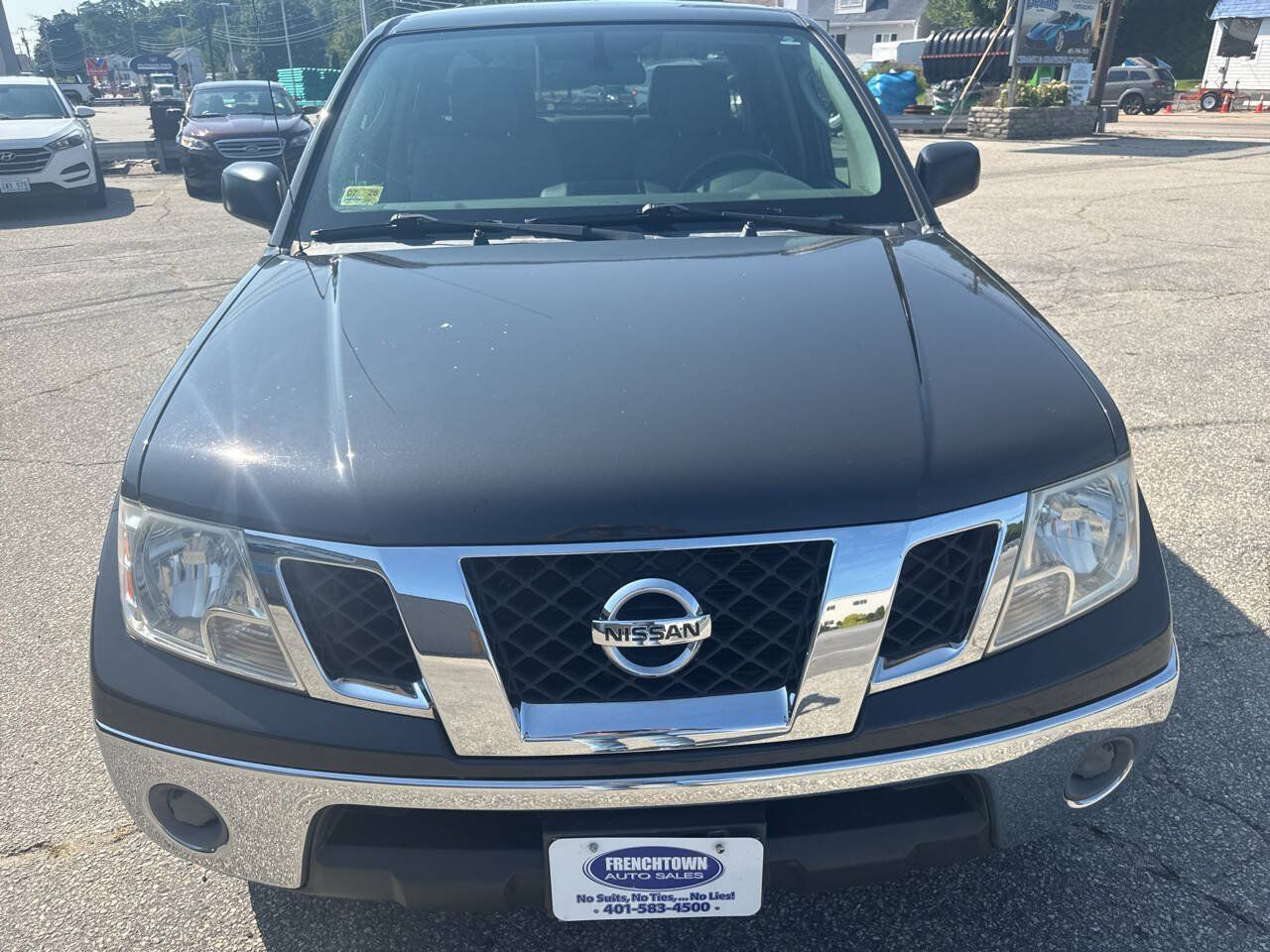 Used 2011 Nissan Frontier SV AWD/4WD image 4