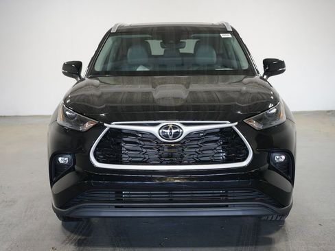 New 2026 Toyota Highlander XLE AWD/4WD image 2