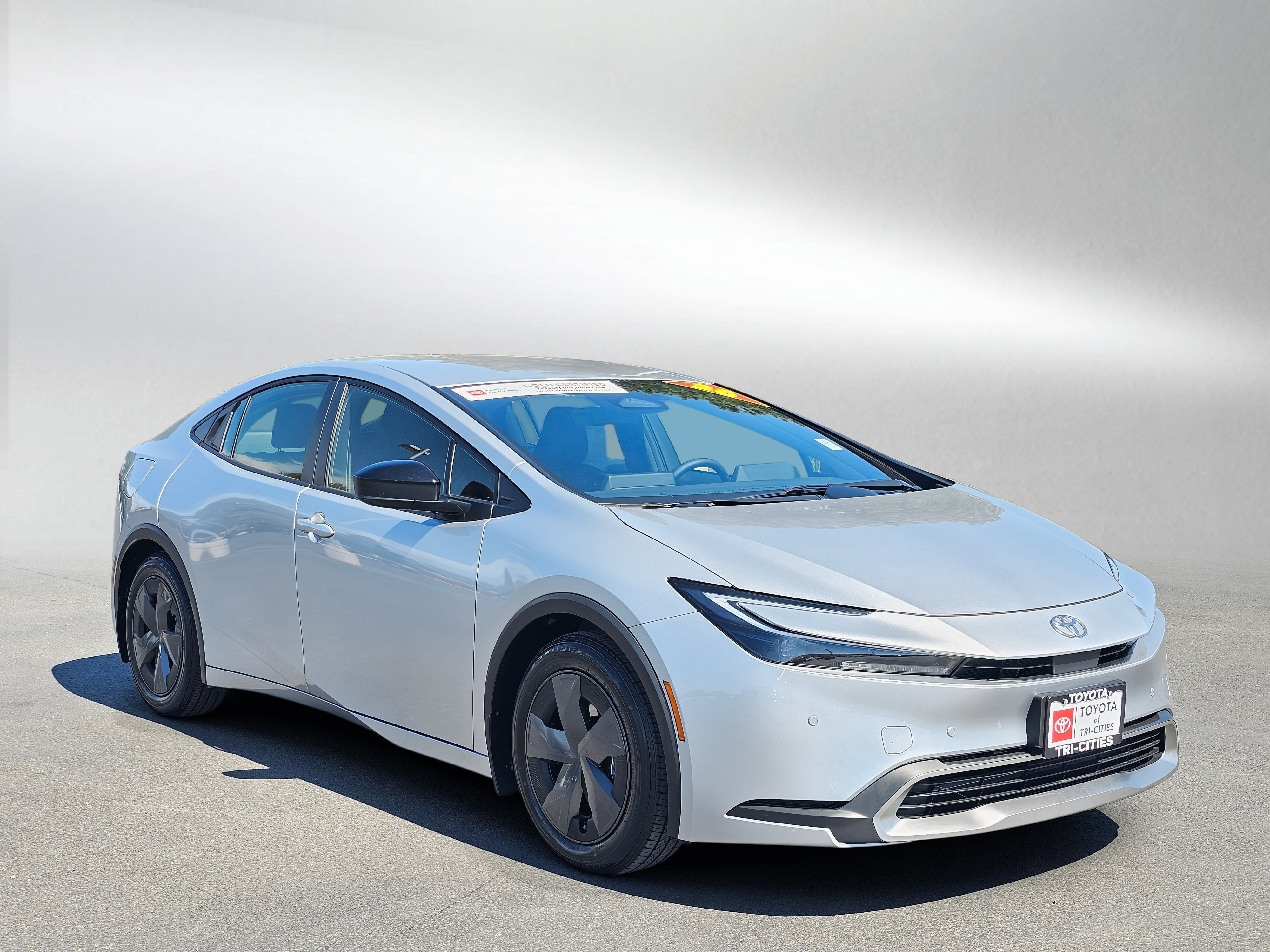 Certified 2026 Toyota Prius Plug-In Hybrid FWD image 8