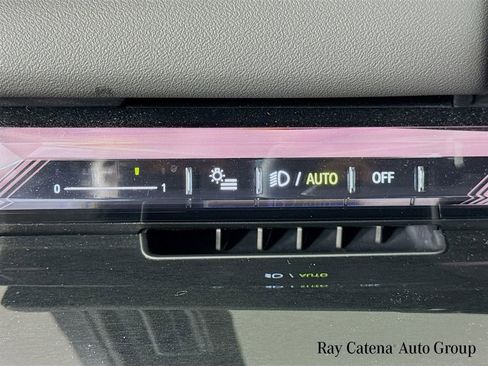 Used 2024 BMW 540i xDrive w/ Premium Package image 10